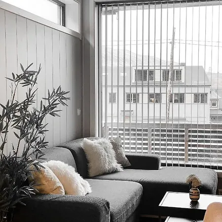 Modern & Cozy In The Heart Of דירה