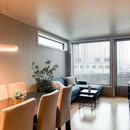 Modern & Cozy In The Heart Of 朗伊尔城